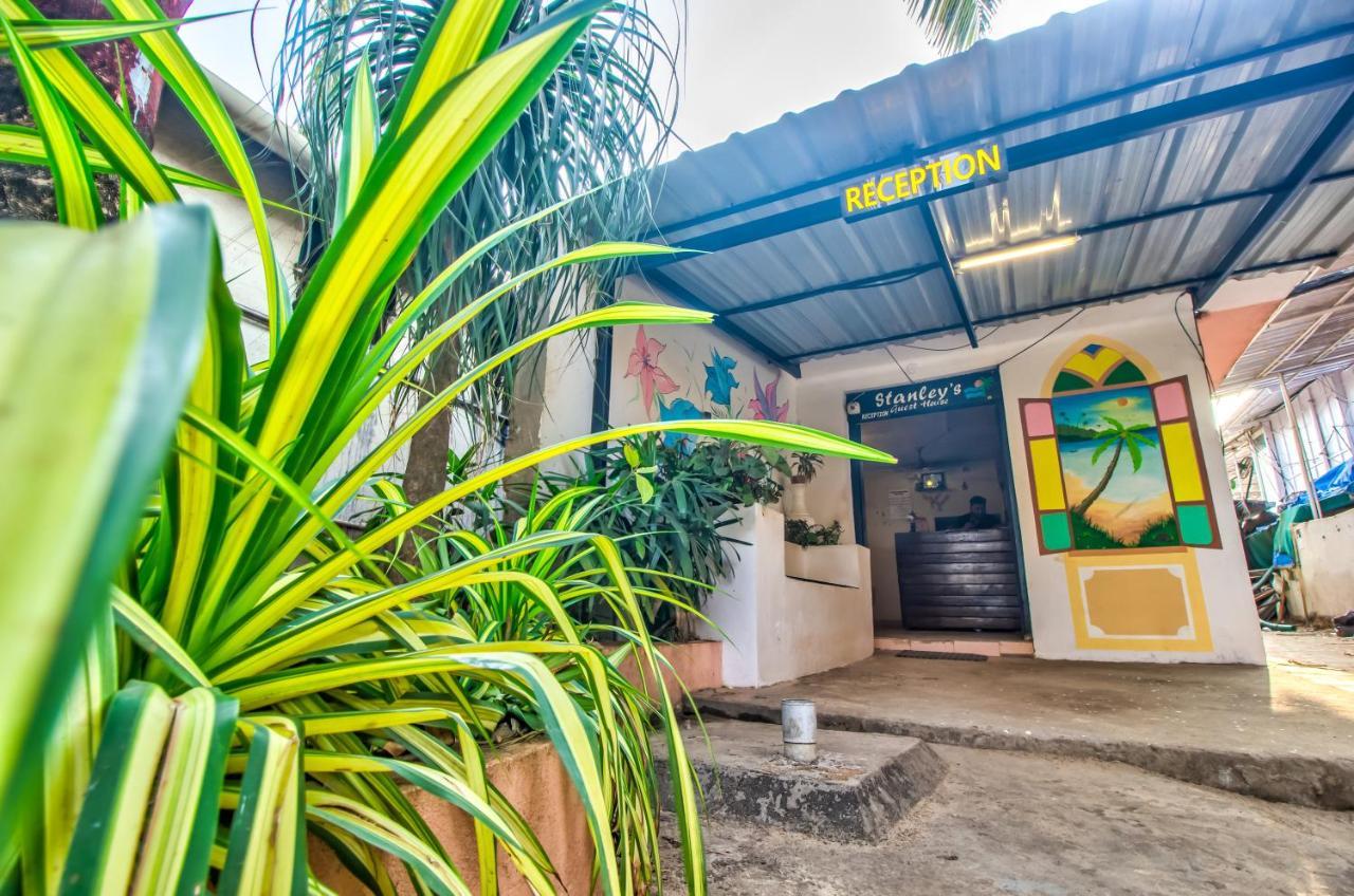 Stanleys Guest House Baga Bagian luar foto
